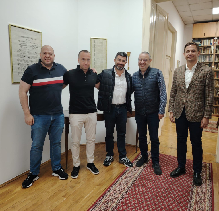 Eli Naht u poseti sinagogi i Savezu jevrejskih opština Srbije